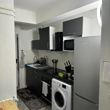 Apartmán A - 10 Min De La *