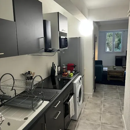 A - 10 Min De La ニース